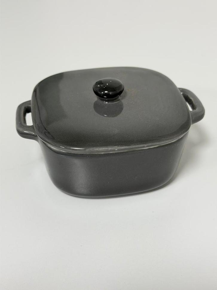 Mini Ovenschaal / Stoofpan met Deksel – Keramiek Donkergrijs, Huis en Inrichting, Keuken | Potten en Pannen, Zo goed als nieuw