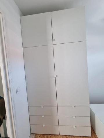 Platsa kleding kast