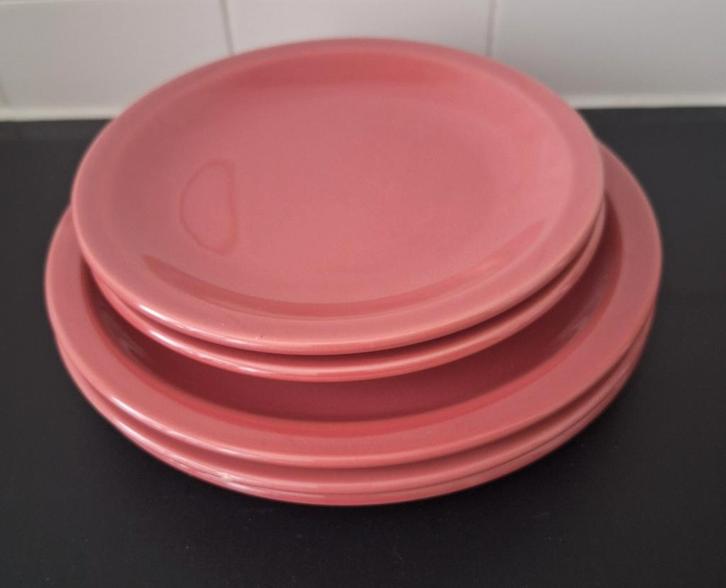 5 Rose Aardewerk Borden, Huis en Inrichting, Keuken | Servies, Gebruikt, Bord(en), Effen, Aardewerk, Ophalen of Verzenden