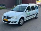 Dacia Logan MCV 1.6-16V Lauréate 7p., Auto's, Gebruikt, Elektrische ramen, 7 stoelen, Wit