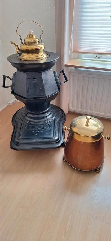 Práchtige authentieke potkachel. Met doofpot en ketel beschikbaar voor biedingen