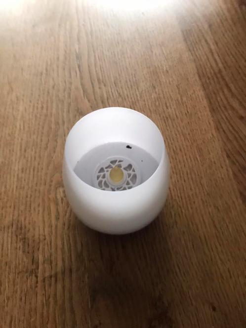Leuk wit Sfeerlampje dat automatisch veranderd van kleur, Huis en Inrichting, Lampen | Overige, Gebruikt, Ophalen