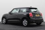 MINI Mini 1.5 Cooper Essential Automaat LED, Airco, Bluetoot, Auto's, Mini, Gebruikt, 4 stoelen, Zwart, Origineel Nederlands