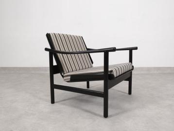  Wooden Scandianvian arm chair  beschikbaar voor biedingen