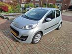 Peugeot 107 1.0 12V 5DR 2012 Grijs 73000km!!!!, Voorwielaandrijving, 4 stoelen, Origineel Nederlands, Bedrijf