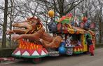 Te koop: Polyester Carnavalswagen thema Circus, Hobby en Vrije tijd, Feestartikelen, Ophalen, Gebruikt, Carnaval