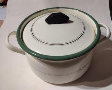 Oude emaille pan met groene bies beschikbaar voor biedingen