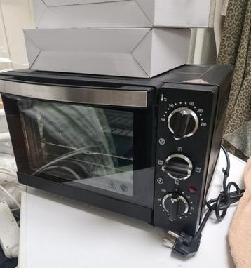 Mini oven even adv lezen aub beschikbaar voor biedingen