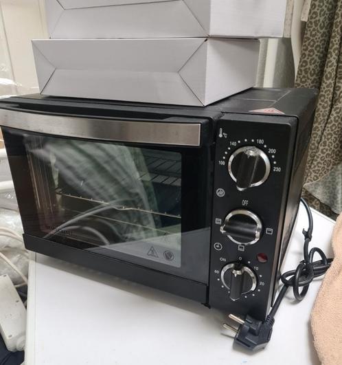 Mini oven even adv lezen aub, Witgoed en Apparatuur, Ovens, Zo goed als nieuw, Oven, Minder dan 45 cm, Minder dan 45 cm, Ophalen