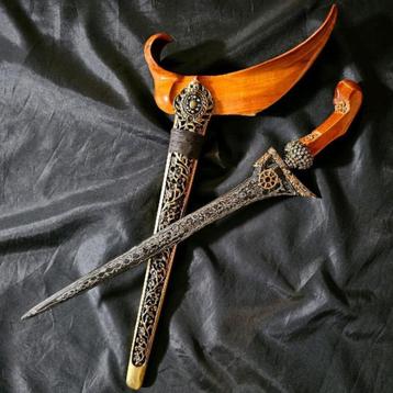 Keris Brojol Dwiwarna Mrutu Sewu Wiji Timun Kinatah KNN33 beschikbaar voor biedingen