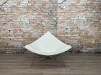 Vitra Coconut wit bij TheReSales, Huis en Inrichting, Fauteuils, Metaal, 75 tot 100 cm, Ophalen of Verzenden, Zo goed als nieuw