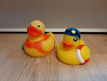 Badeend met surfplank + Badeend met zwemband  beschikbaar voor biedingen