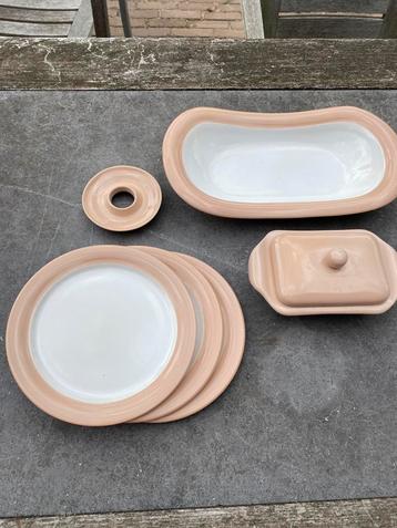 Vintage servies delen potterie de driehoek Huizen beschikbaar voor biedingen