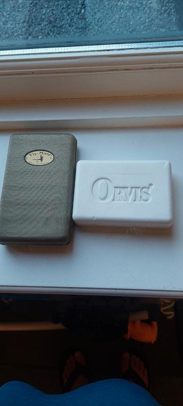 Orvis en Fly-Mate vliegvisboxen, vol 150 pracht vliegen! beschikbaar voor biedingen
