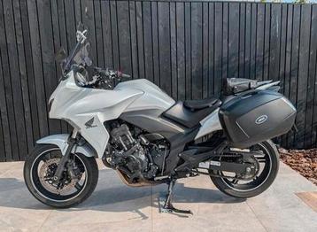 Honda CBF1000F abs CBF 1000 F 2011 + koffers en extra's beschikbaar voor biedingen