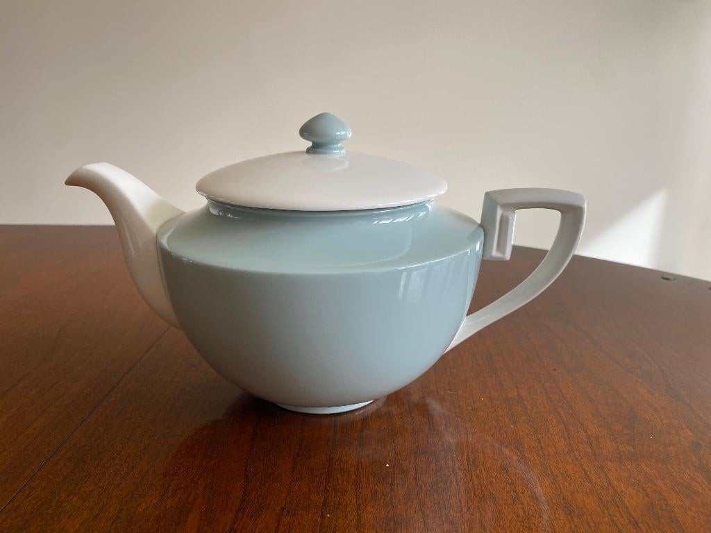 Theepot met kop en schotels en melkkannetjes, Antiek en Kunst, Ophalen of Verzenden