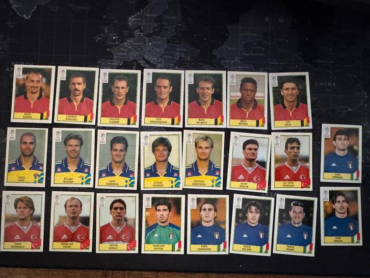 Panini UEFA Euro 2000 - 23 verschillende stickers, Verzamelen, Sportartikelen en Voetbal, Zo goed als nieuw, Poster, Plaatje of Sticker