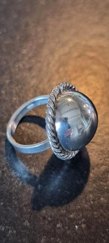 Zilveren vintage ring bol vorm