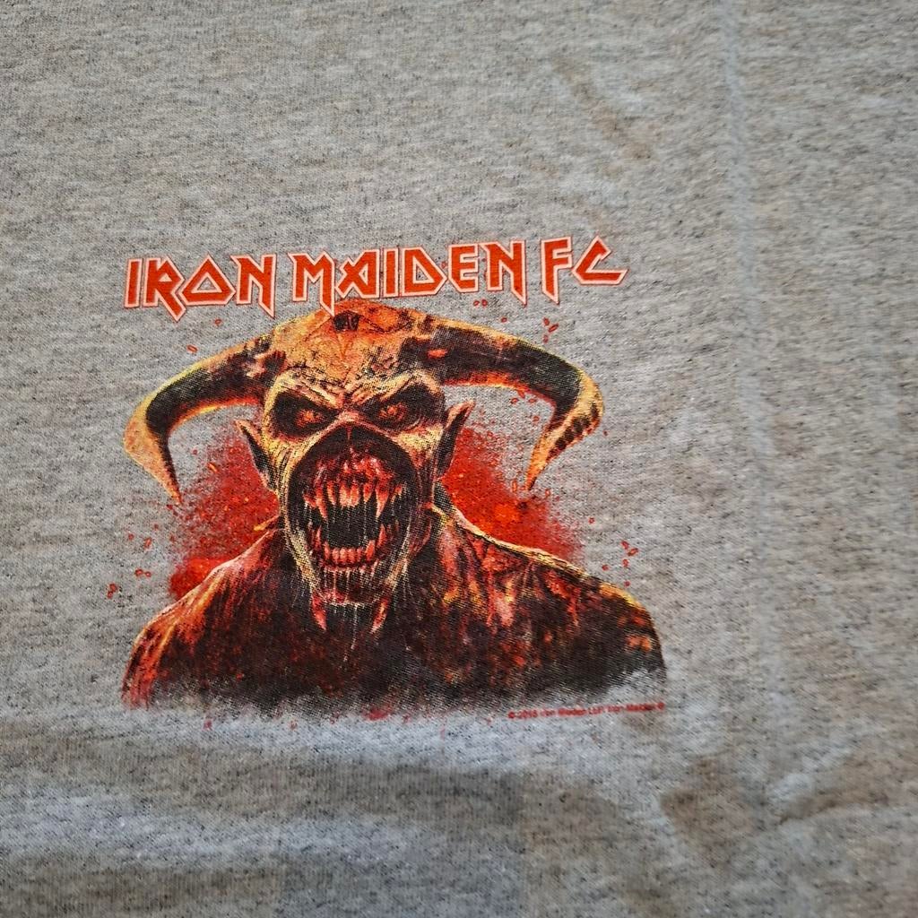 Iron Maiden Fanclub T-shirt 9, Kleding | Heren, T-shirts, Nieuw, Overige maten, Ophalen of Verzenden, Grijs