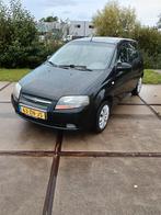 Te koop  Chevrolet Kalos 1.2 met nieuwe APK., Auto's, Voorwielaandrijving, Stof, Zwart, 4 cilinders