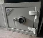 Zeer degelijke RDW+ kluis brandkast met certificaat!, Huis en Inrichting, Brandblussers en Brandkasten, Ophalen, Brandkast