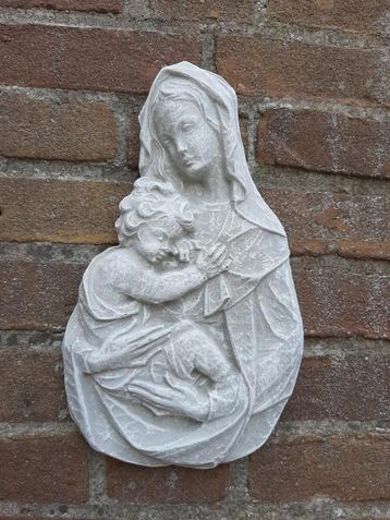 Maria met kind wanddecoratie betonnen beeld tuinbeeld beton  beschikbaar voor biedingen