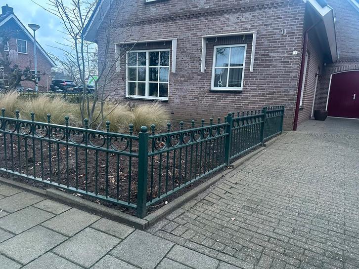 Sierhekwerk in goede staat (30 m1/donkergroen), Tuin en Terras, Tuinhekken en Hekwerk, Gebruikt, Sierhekwerk, IJzer, Ophalen