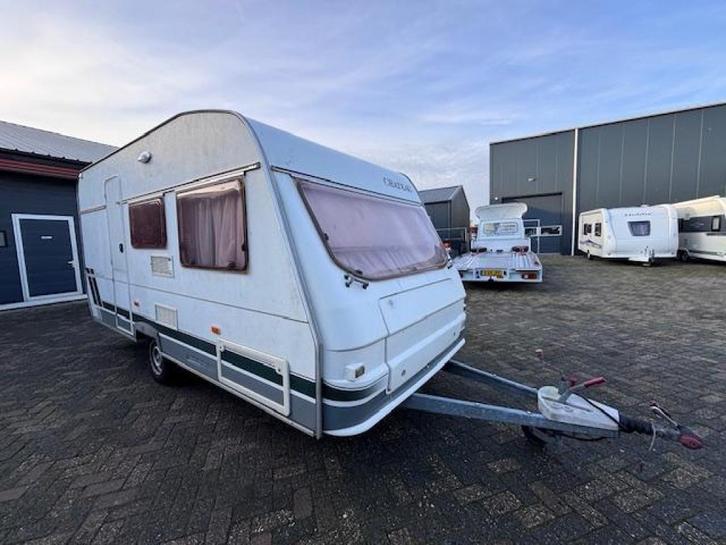 Chateau Caratt 443 bj.2002,5 pers.,EXPORT!, Caravans en Kamperen, Caravans, Bedrijf, tot en met 5, 750 - 1000 kg, Treinzit, Chateau