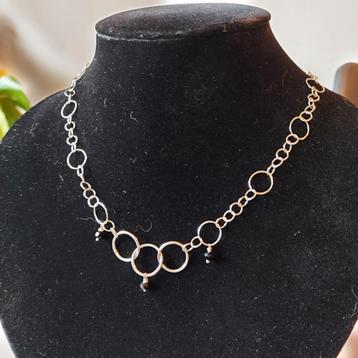 Mooie nieuwe verfijnde,zilveren ketting, gefacetteerde Onyx beschikbaar voor biedingen