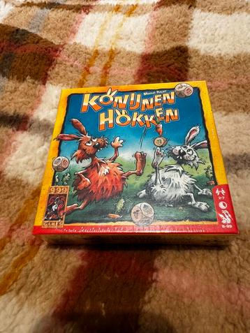 Konijnen hokken geseald beschikbaar voor biedingen