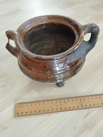 mooie antieke grape - kookpot - 17e-eeuws beschikbaar voor biedingen
