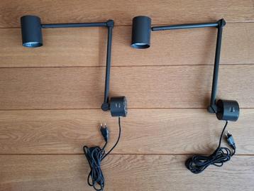 Wand lamp met USB aansluiting 2 stuks beschikbaar voor biedingen