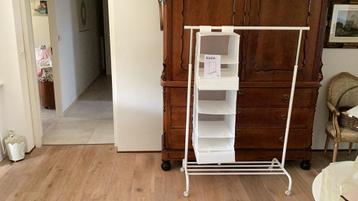 IKEA kleding rek RIGGA met opvouwbare  laden… Samen E14,00 beschikbaar voor biedingen