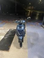 Piaggio zip 4 takt, Fietsen en Brommers, Scooters | Piaggio, Ophalen, Zip, Zo goed als nieuw, Benzine