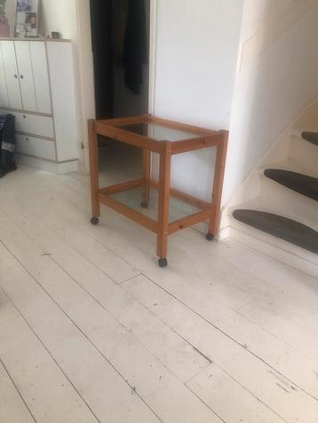Vintage bijzet tafeltje Hout demontabel 40x65 en 65 hoog beschikbaar voor biedingen
