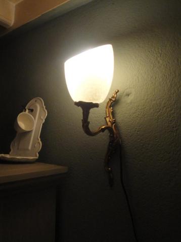 2heel aparte wandlampjes met bewerkt glas beschikbaar voor biedingen