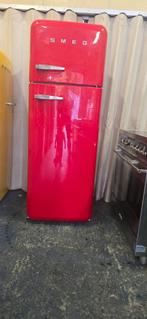 Smeg koelkast rood(gratis bezorging), 200 liter of meer, Met aparte vriezer, Zo goed als nieuw, 45 tot 60 cm