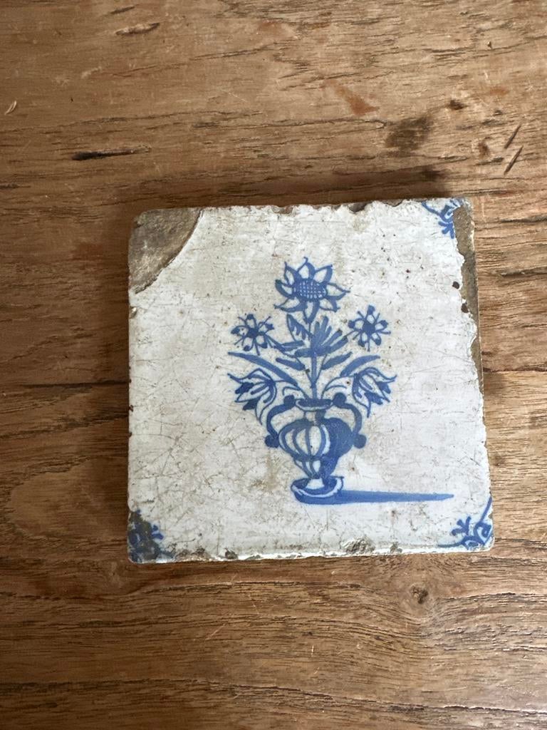 Decoratieve vintage muurtegel met bloemmotief, Ophalen