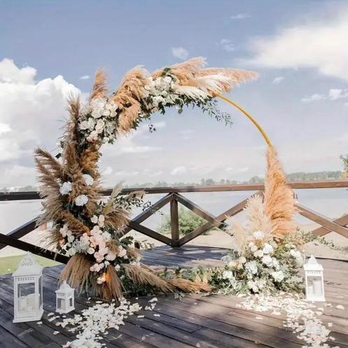 Backdrop CIRKEL goud huren huur bruiloft huwelijk ceremonie, Hobby en Vrije tijd, Feestartikelen | Verhuur, Zo goed als nieuw