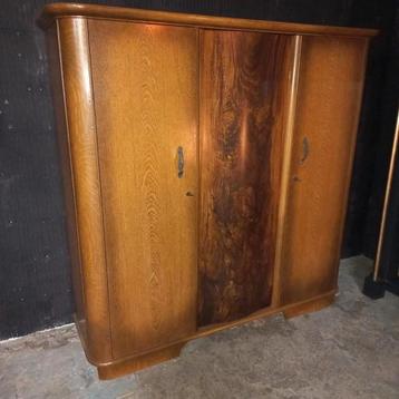AANBIEDING SALE Twee vintage kledingkasten  beschikbaar voor biedingen
