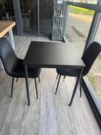 Zwarte tafel 68x68 met 2 zwarte stoelen, Huis en Inrichting, Tafels | Eettafels, Ophalen, Gebruikt, Vierkant, Tot twee personen