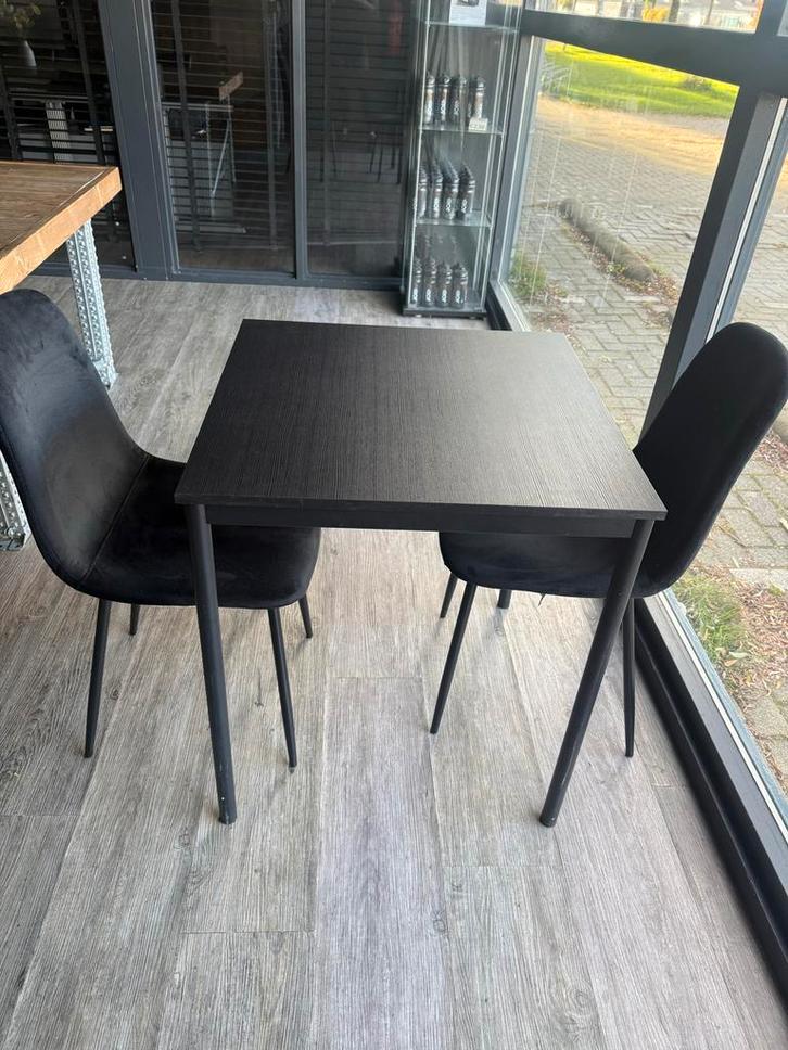 Zwarte tafel 68x68 met 2 zwarte stoelen, Huis en Inrichting, Tafels | Eettafels, Gebruikt, 50 tot 100 cm, tot twee personen, Vierkant