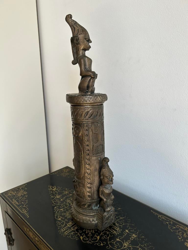 Verzilverde grote Batak medicijncontainer, 51 cm hoog, Ophalen of Verzenden