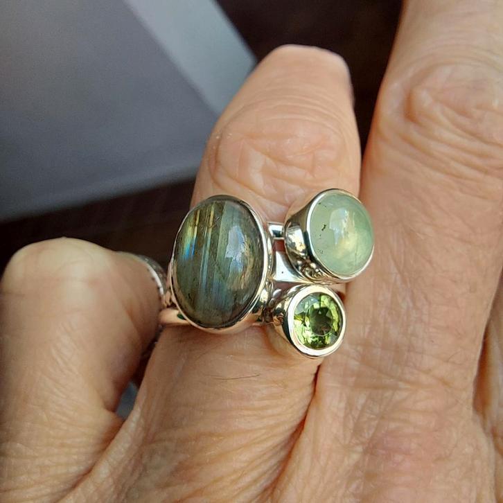 Mooie nwe. zilveren ring,Labradoriet,Peridoot,Prehniet m17,5, Sieraden, Tassen en Uiterlijk, Ringen, Nieuw, Dame, 17 tot 18, Groen