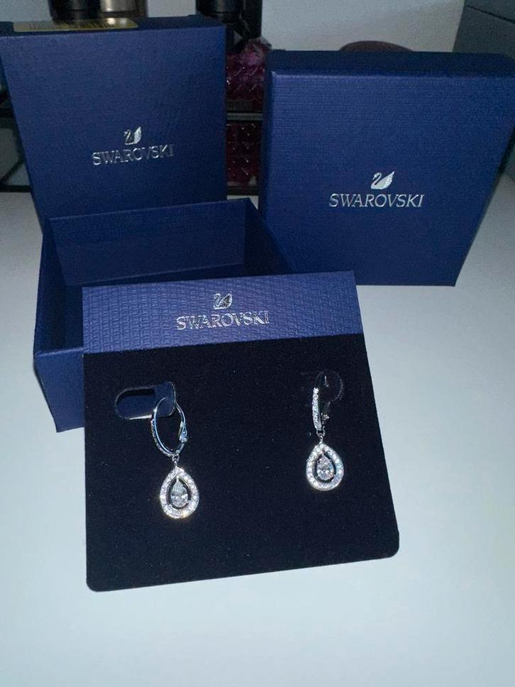 Swarovski oorbellen, Verzamelen, Swarovski, Zo goed als nieuw, Sieraad of Horloge, Ophalen of Verzenden