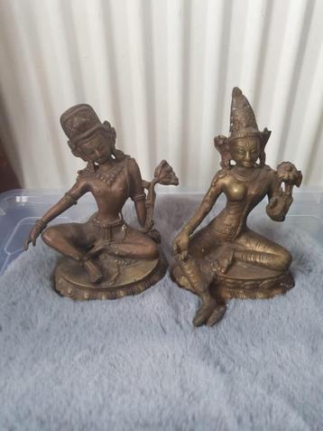 Twee vintage beelden gemaakt van brons beschikbaar voor biedingen