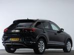 Volkswagen T-Roc 1.5 TSI 150 PK DGS Sport | Navigatie | Trek, Stof, 4 cilinders, 150 pk, Zwart