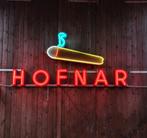 Gevraagd oude originele Hofnar display's neon reclame lamp, Verzamelen, Merken en Reclamevoorwerpen, Ophalen, Gebruikt, Reclamebord