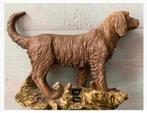 Hond: Mooi Polyresin hondenbeeld, 18 x 12 cm, op ondergrond, Verzamelen, Ophalen of Verzenden