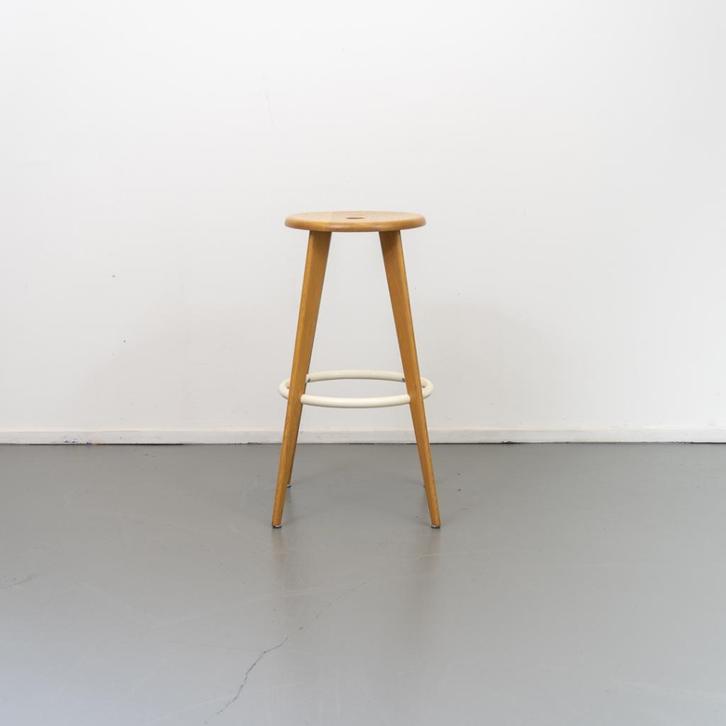 4x Vitra Jean Prouve Tabouret Haut Kruk - Eikenhout, Huis en Inrichting, Krukjes, Zo goed als nieuw, Hout, Ophalen of Verzenden